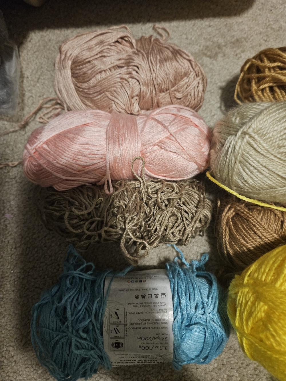 Assorted Yarn Lot in Red, Green, Yellow, White, Brown, Pink & Blue - Picture 5 of 8